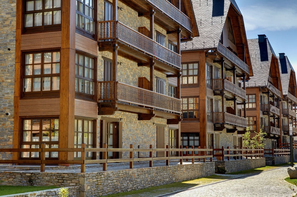 Ventanas y balcones A-12 (stock)